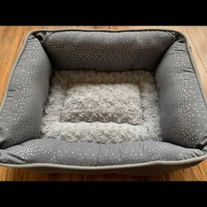 Dog Bed (NWOT)